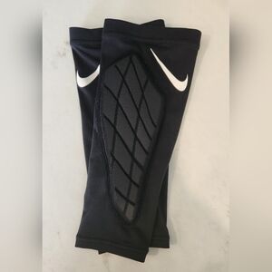 Nike Pro elbow sleeves